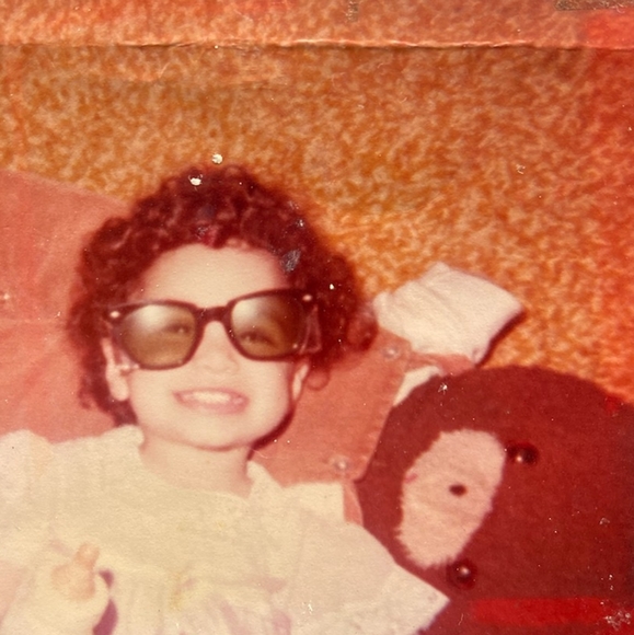 Meet your Posher, Jeanette - Picture 1 of 2